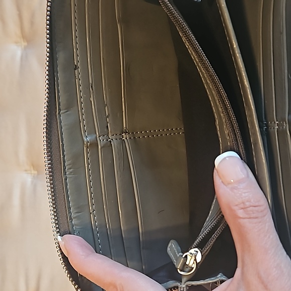 Coach Accordian Wallet EUC - Picture 5 of 8